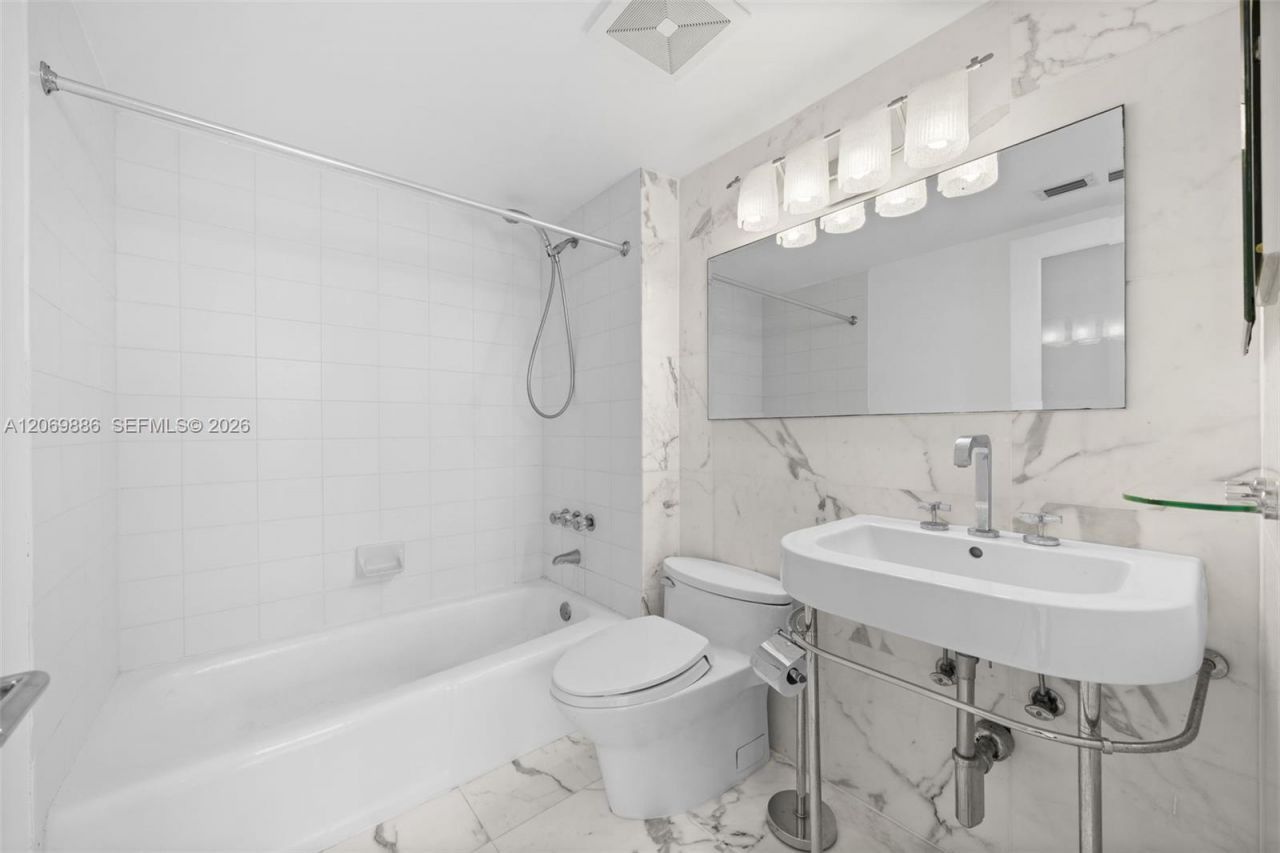 400 S Pointe Dr , Unit 1905, Miami Beach, FL 33139 Photo