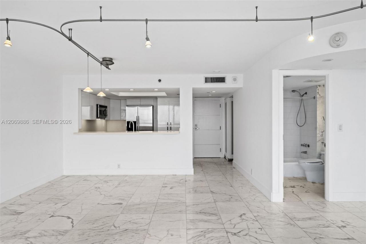 400 S Pointe Dr , Unit 1905, Miami Beach, FL 33139 Photo