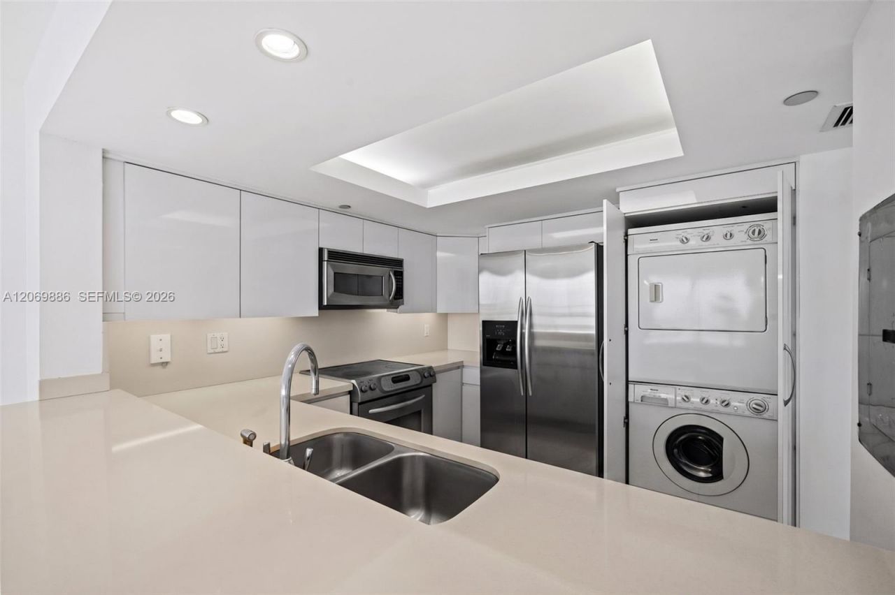 400 S Pointe Dr , Unit 1905, Miami Beach, FL 33139 Photo