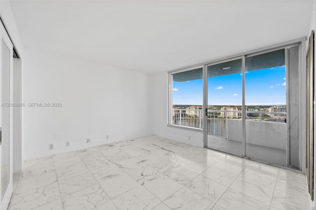 400 S Pointe Dr , Unit 1905, Miami Beach, FL 33139 Photo