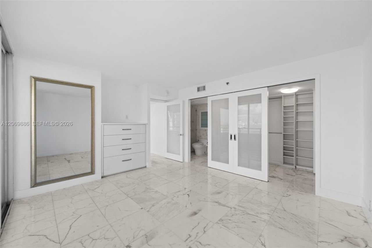 400 S Pointe Dr , Unit 1905, Miami Beach, FL 33139 Photo