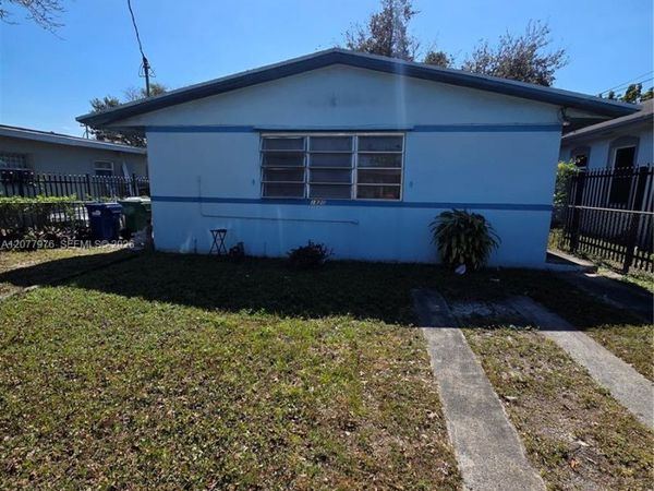 1820 NW 69th St , Miami, FL 33147
