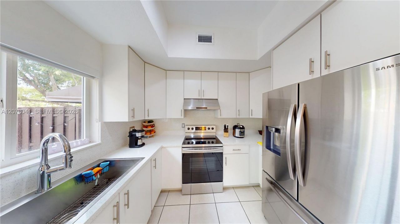21943 SW 88th Path , Cutler Bay, FL 33190 Photo