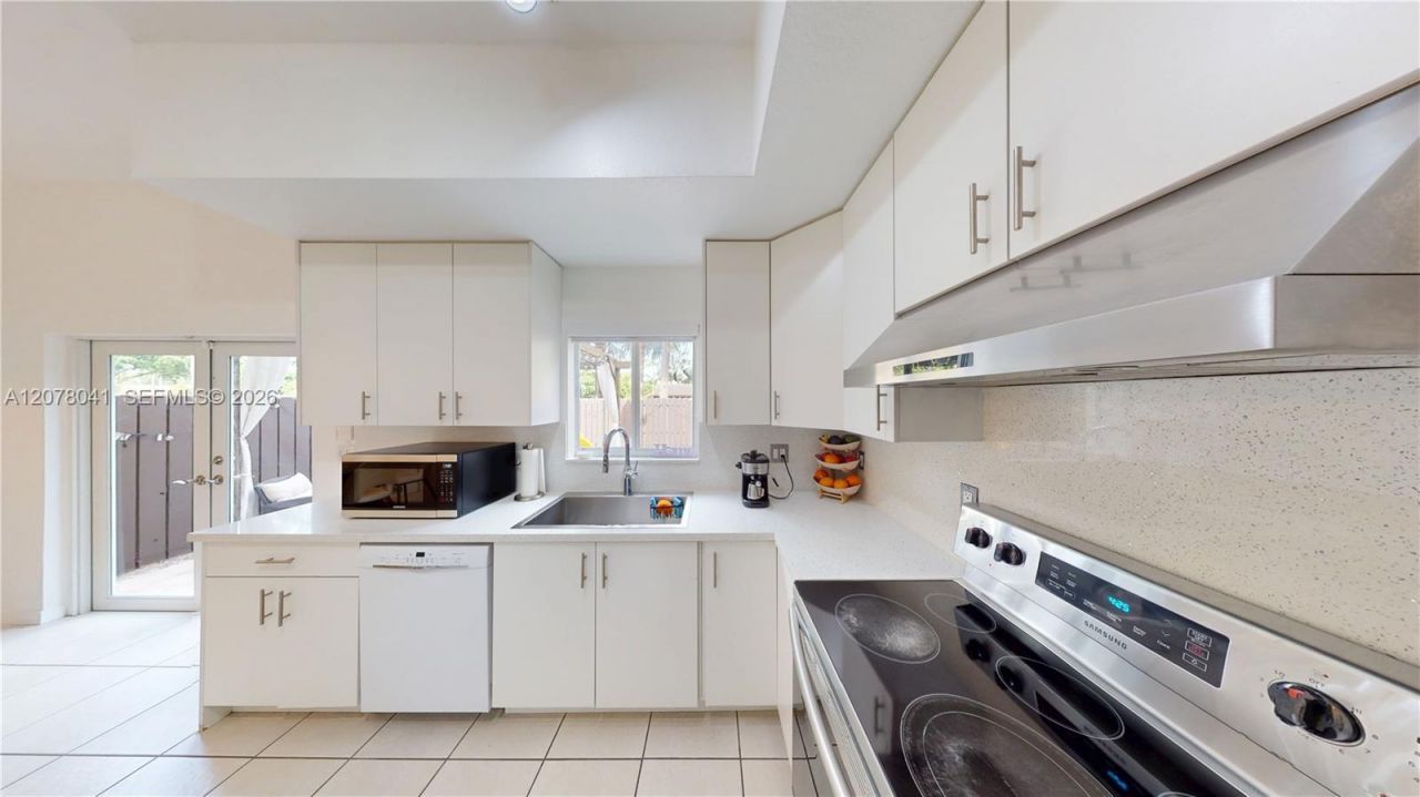 21943 SW 88th Path , Cutler Bay, FL 33190 Photo