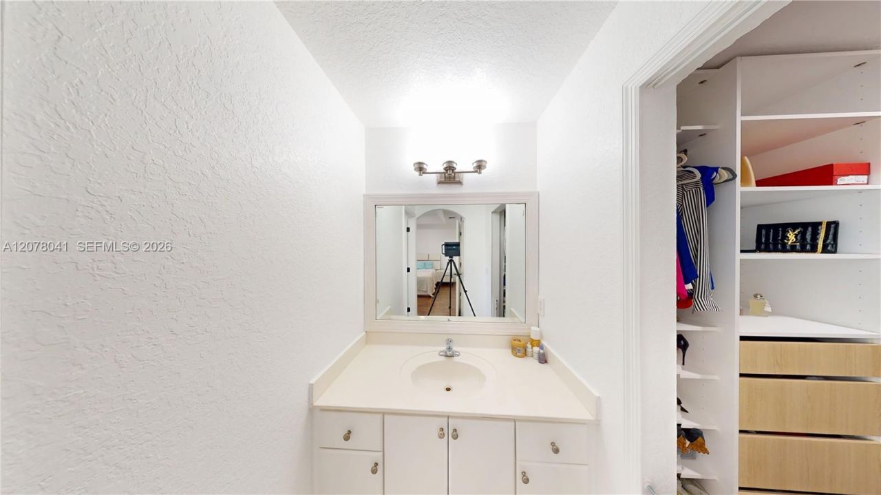 21943 SW 88th Path , Cutler Bay, FL 33190 Photo