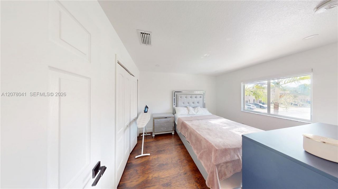 21943 SW 88th Path , Cutler Bay, FL 33190 Photo