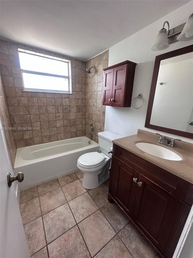 10049 Winding Lake Rd, Unit 103, Sunrise, FL 33351 Photo