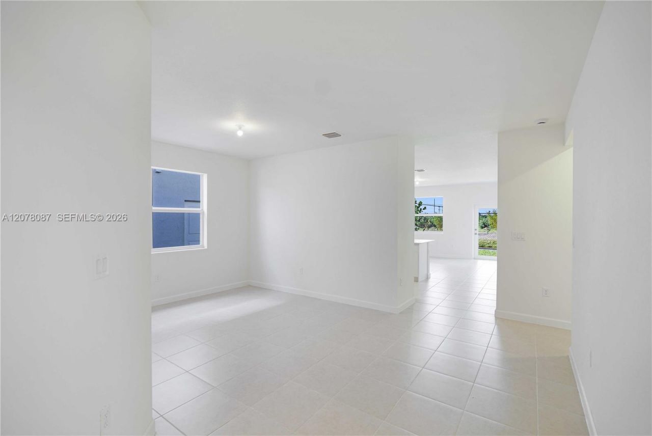 18672 SW 136th Ct , Kendall, FL 33177 Photo