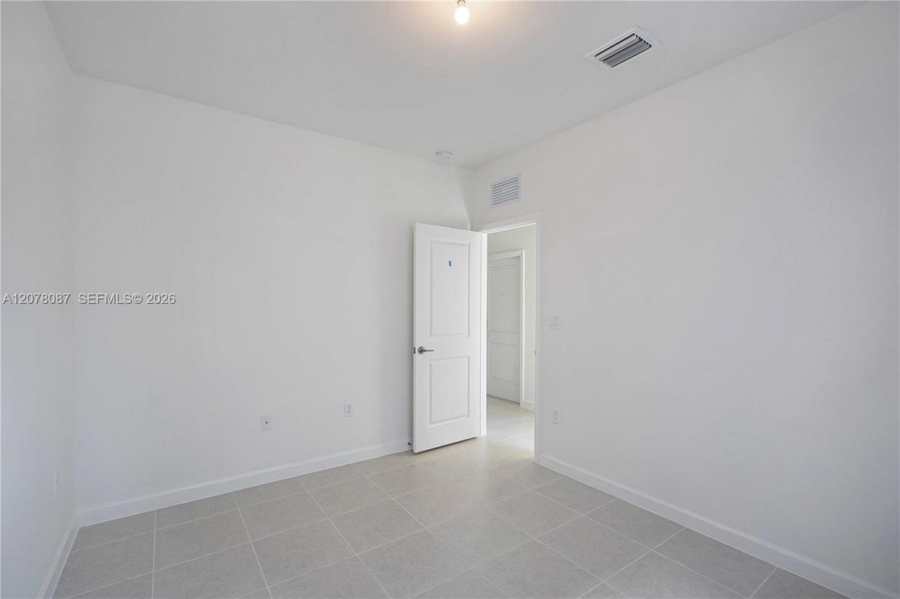 18672 SW 136th Ct , Kendall, FL 33177 Photo