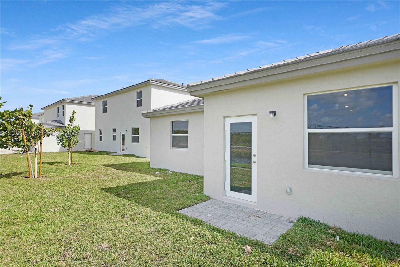 18672 SW 136th Ct , Kendall, FL 33177 Photo
