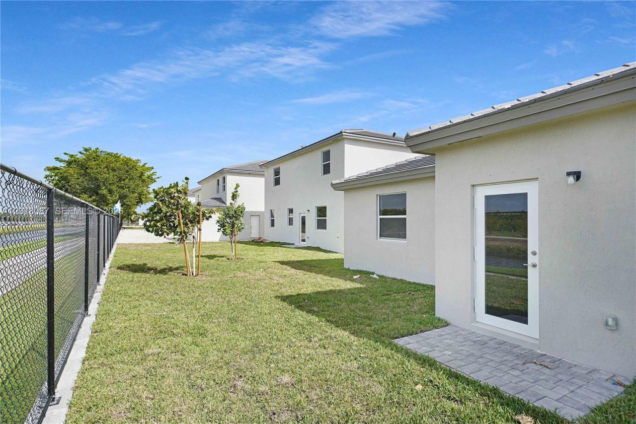 18672 SW 136th Ct , Kendall, FL 33177 Photo