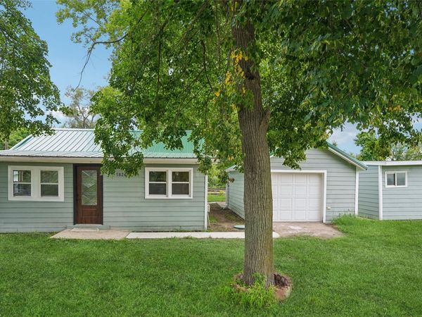 5826 SE 66th Place, Carlisle, IA 50047