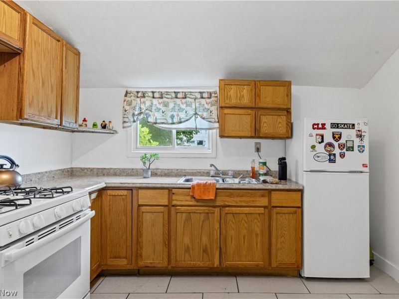 3417 Wade Avenue, Cleveland, OH 44113 Photo 3