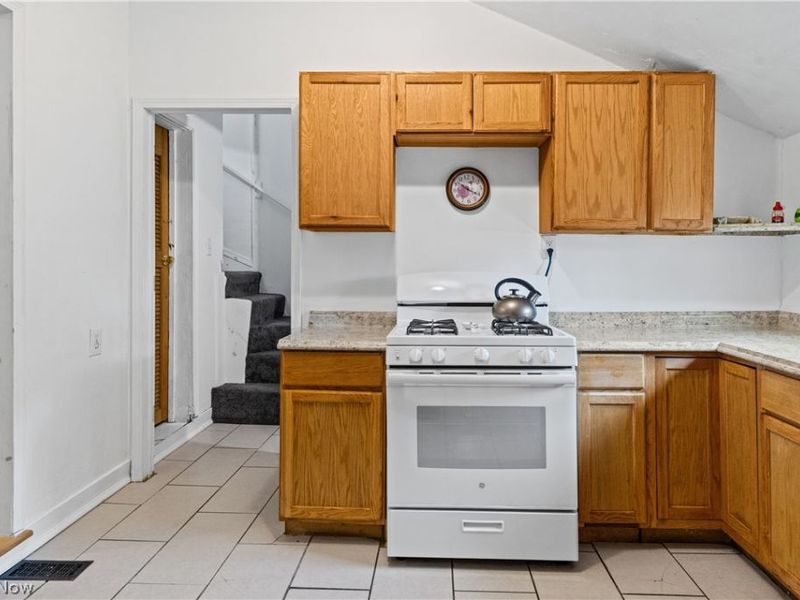 3417 Wade Avenue, Cleveland, OH 44113 Photo 4