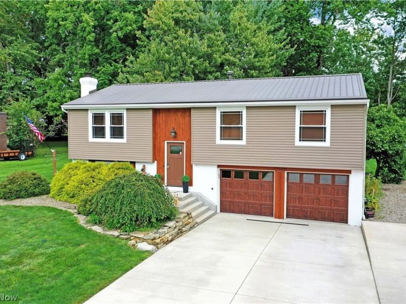 190 Wall Drive, Cortland, OH 44410 Photo 2