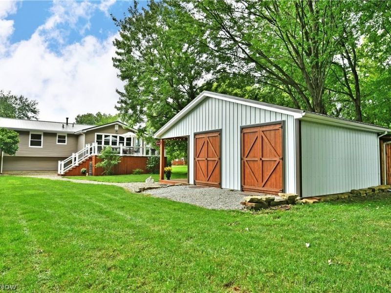 190 Wall Drive, Cortland, OH 44410 Photo 7