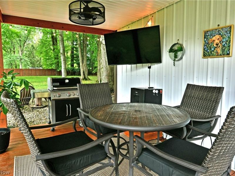 190 Wall Drive, Cortland, OH 44410 Photo 8
