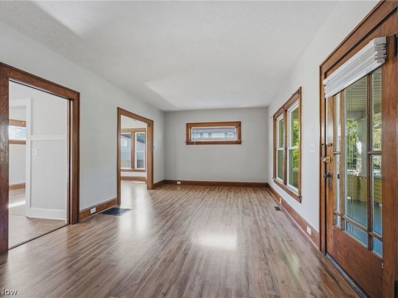 324 Tuscarawas Avenue NW, Brewster, OH 44613 Photo 8
