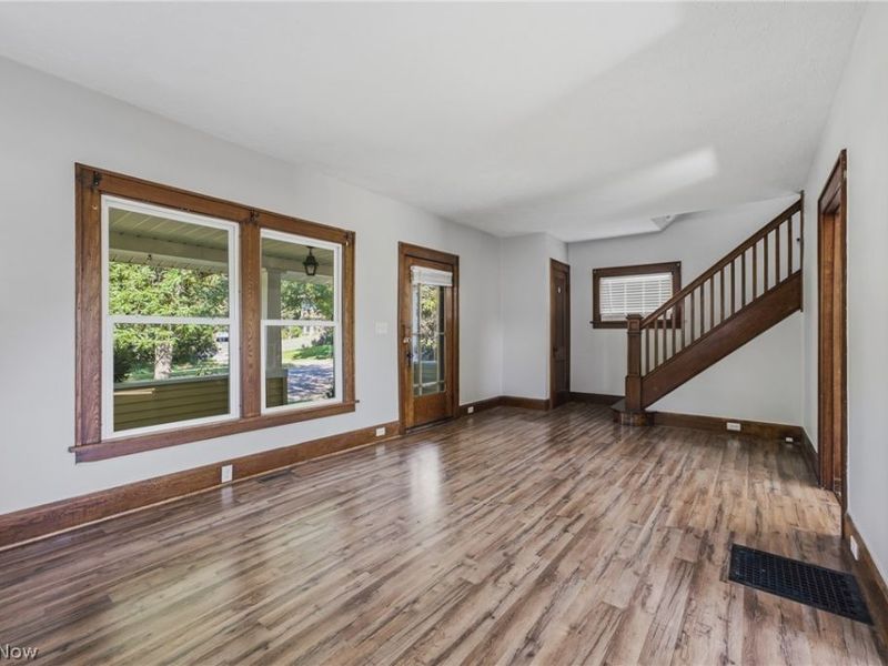 324 Tuscarawas Avenue NW, Brewster, OH 44613 Photo 9