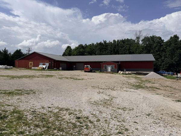 11 Castlegate Drive , Seymour, MO 65746