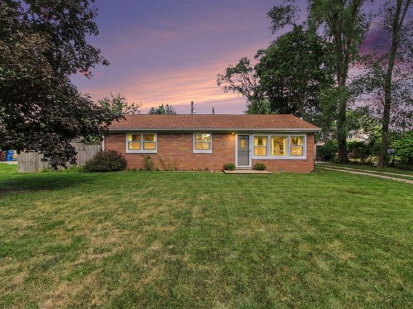 48542 Sully Drive, Belleville, MI 48111