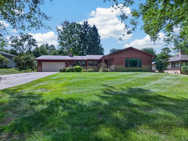 1112 Prestwick Parkway, ROCKFORD, IL 61107
