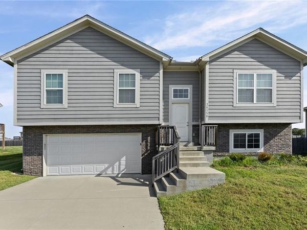 26158 W 141st Court, Olathe, KS 66061