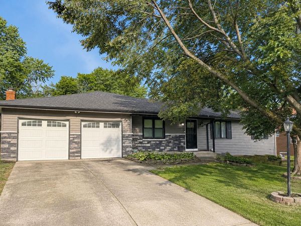 13811 Carriage Lane NW, Pickerington, OH 43147
