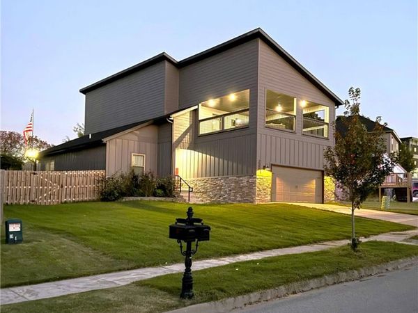 2588 N Justin Drive, Fayetteville, AR 72704