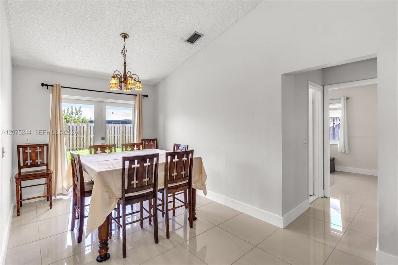 11740 NW 39th Pl , Sunrise, FL 33323 Photo