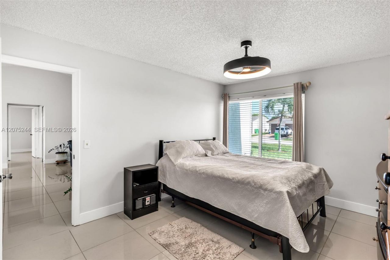 11740 NW 39th Pl , Sunrise, FL 33323 Photo