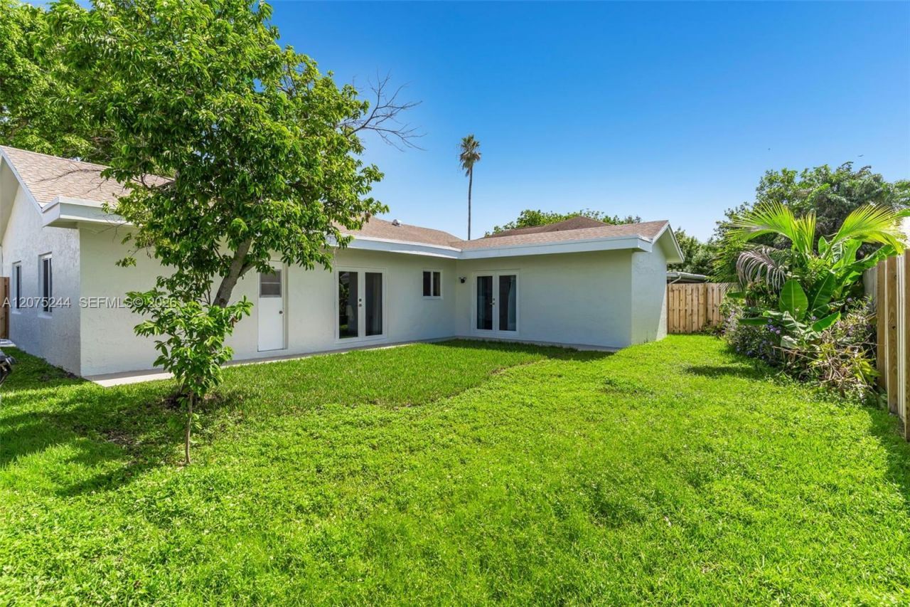 11740 NW 39th Pl , Sunrise, FL 33323 Photo