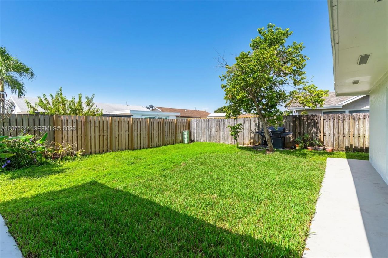 11740 NW 39th Pl , Sunrise, FL 33323 Photo