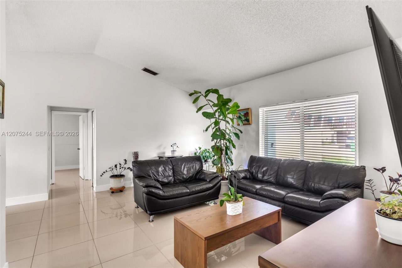 11740 NW 39th Pl , Sunrise, FL 33323 Photo