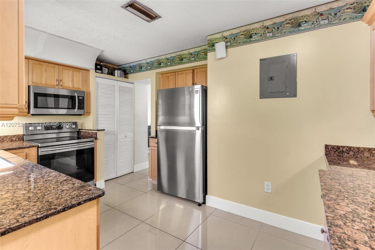 11740 NW 39th Pl , Sunrise, FL 33323 Photo