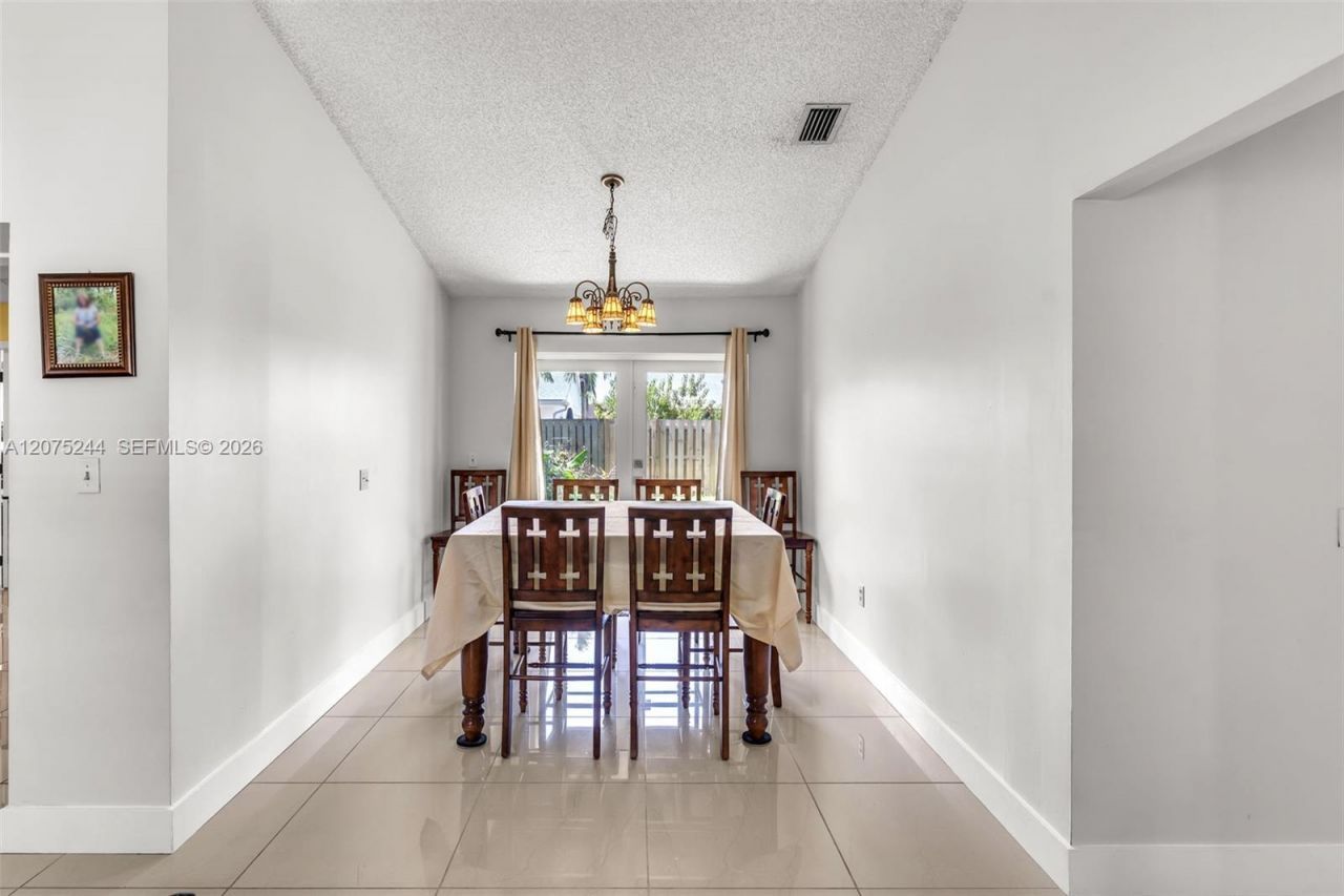 11740 NW 39th Pl , Sunrise, FL 33323 Photo