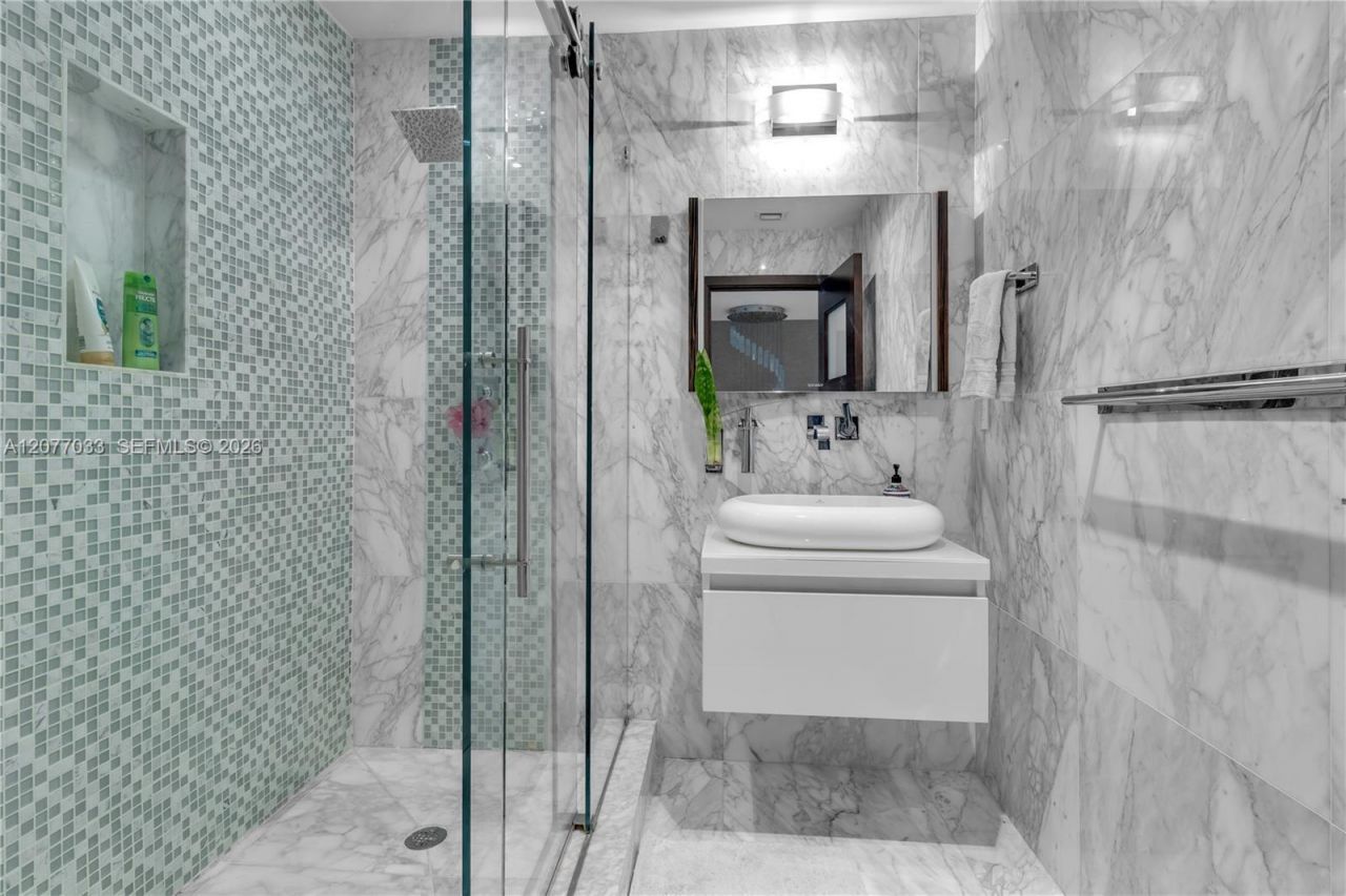 11101 NW 72nd Ter , Doral, FL 33178 Photo