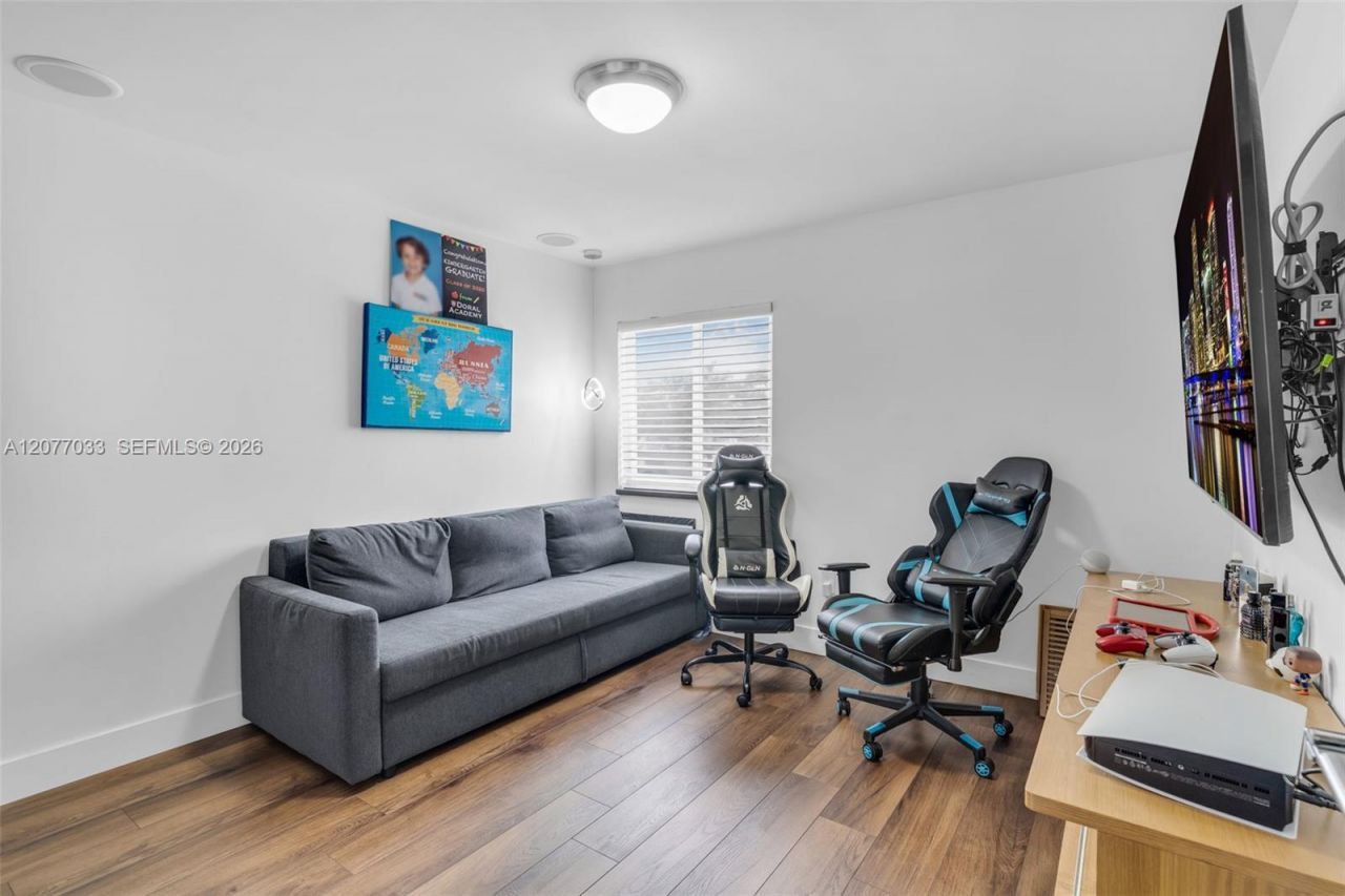 11101 NW 72nd Ter, Doral, FL 33178 Photo