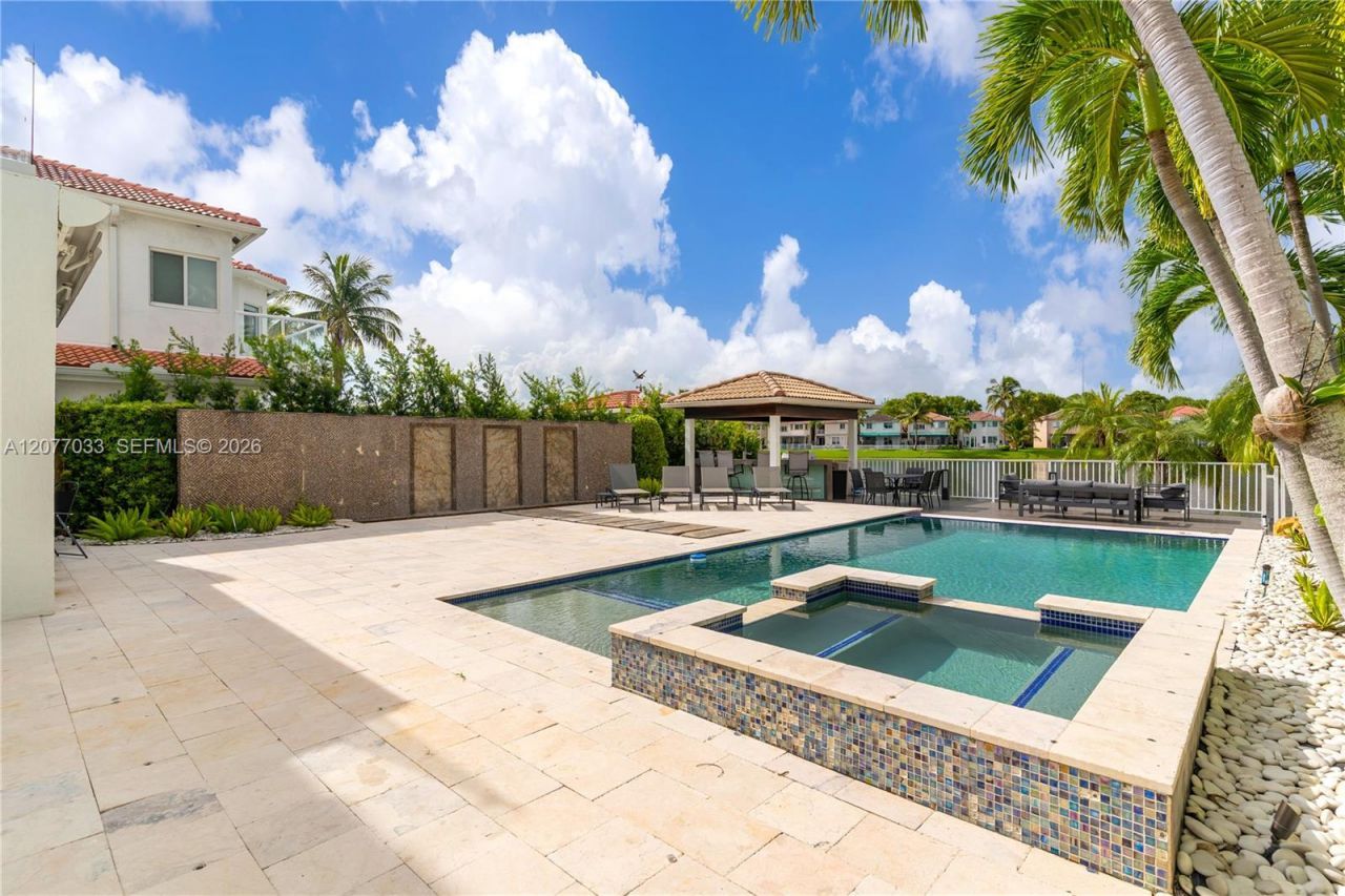 11101 NW 72nd Ter , Doral, FL 33178 Photo