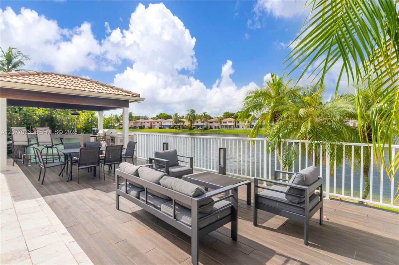 11101 NW 72nd Ter , Doral, FL 33178 Photo