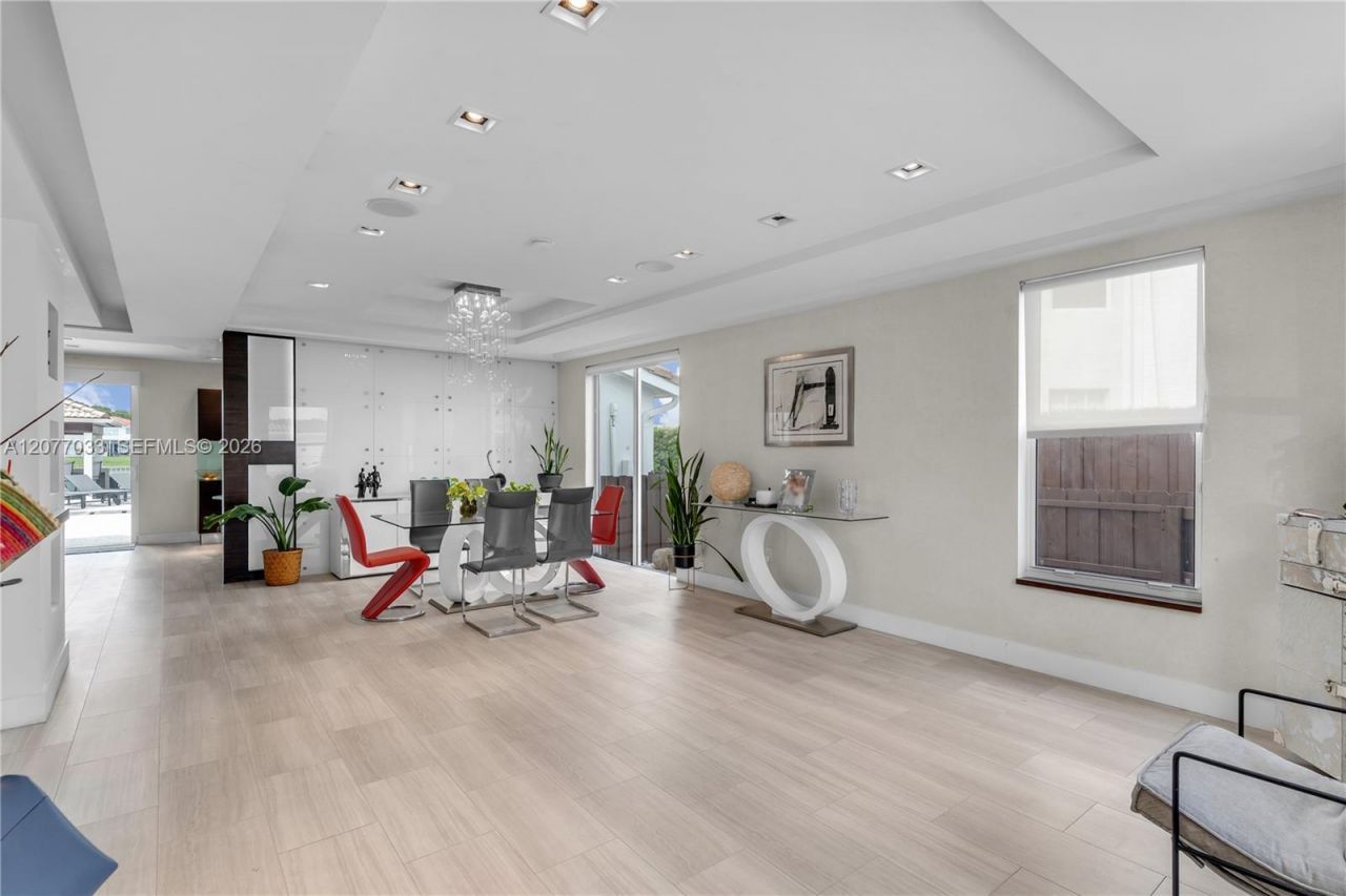11101 NW 72nd Ter , Doral, FL 33178 Photo