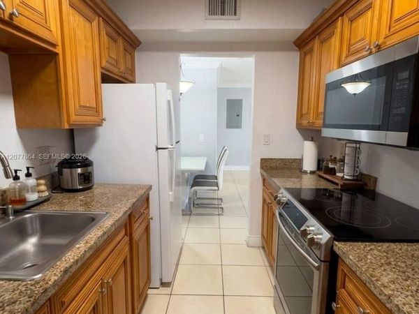 Unit J3, Miami, FL 33173