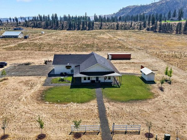 39182 Orchard Rd, Davenport, WA 99122