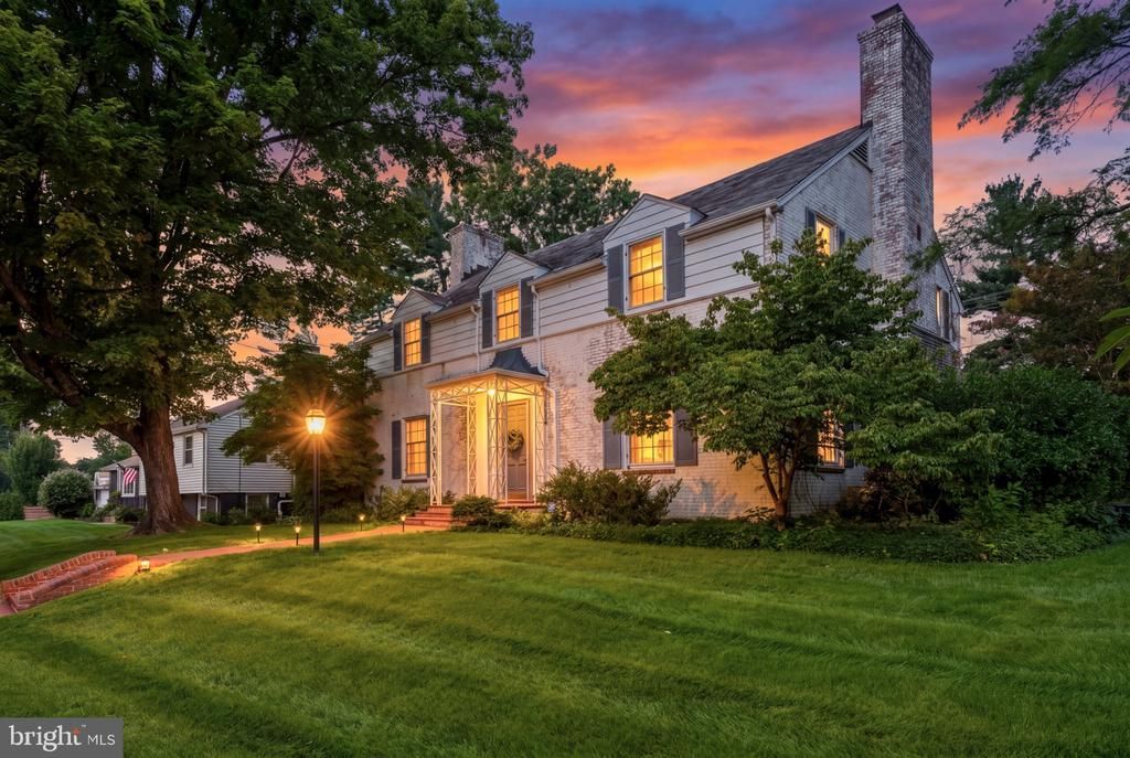 10 W LAKE AVENUE , BALTIMORE, MD 21210
