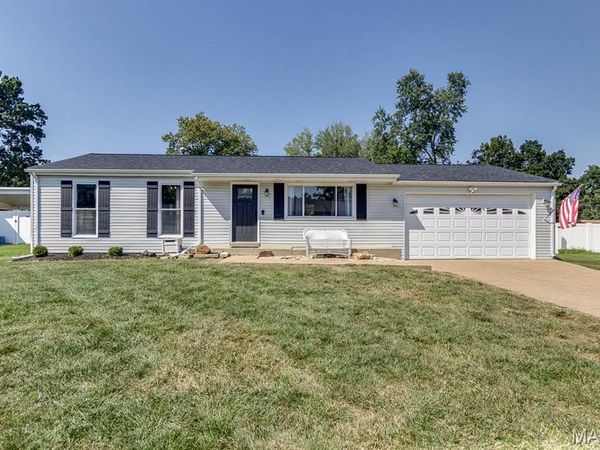 251 Peffer Lane , Fenton, MO 63026
