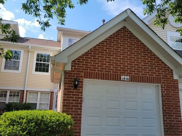 1414 HAMPSHIRE Court , Roselle, IL 60172
