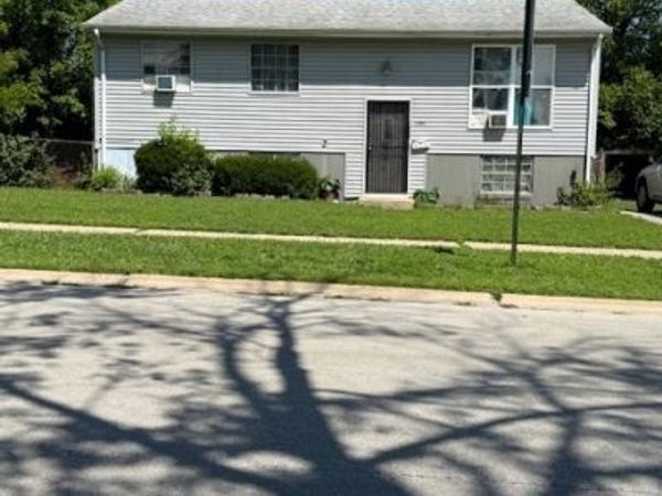 1908 Boston Street , Chicago Heights, IL 60411