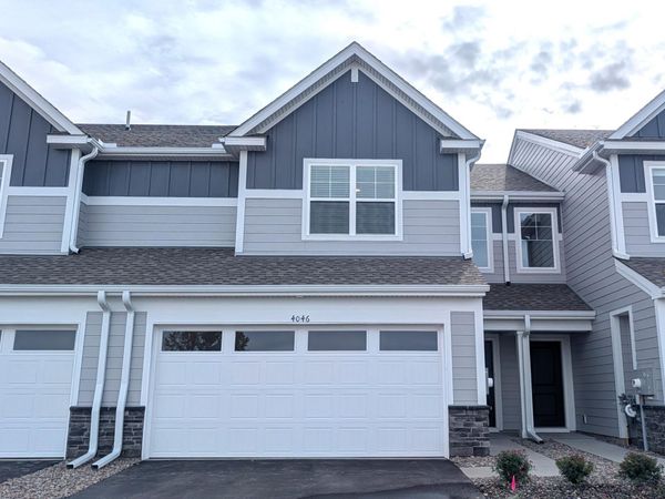 4046 Hayward Avenue N, Oakdale, MN 55128
