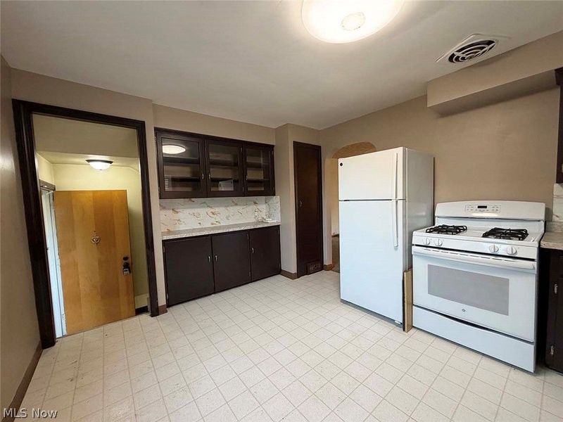 706 Broad Avenue NW, Canton, OH 44708 Photo 9