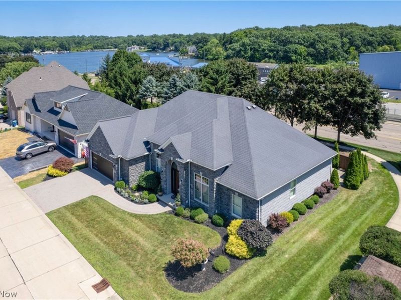 3857 Heron Watch Drive, Akron, OH 44319 Photo 2